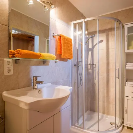 Rene Zentrales - By Nv-appartements Апартаменты *